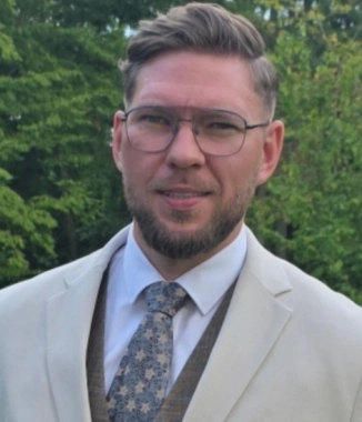 Dominik E