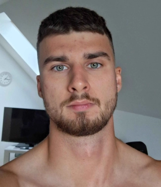 Dominik L