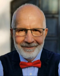 Krzysztof W
