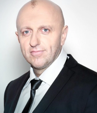 Mariusz W